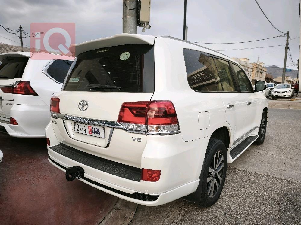 تويوتا لاندكروزر